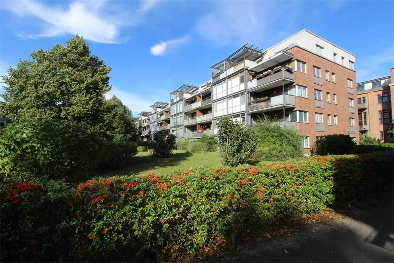Komfortable 2-Zimmer-Wohnung mit EBK und einem Balkon in Köpenick! — photo 1